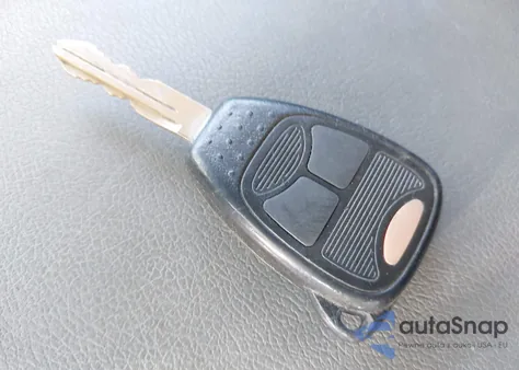 2005 Dodge Magnum z USA, uszkodzony, nr VIN 204FV48T65H621945